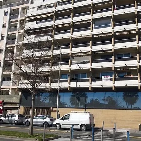 Studio Les Emeraudes Apartment *